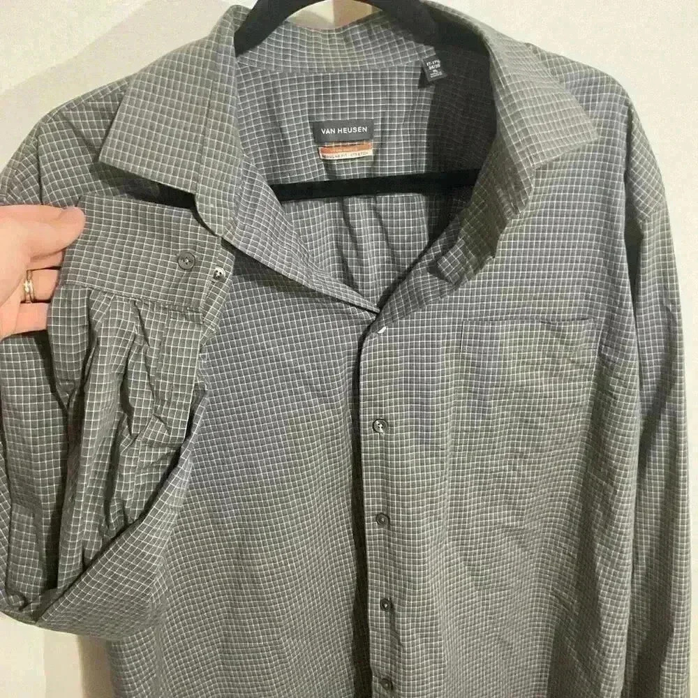 Van Heusen Men’s Button Down collared Dress Shirt Stain Shield Regular Fit Stret - Picture 4 of 6